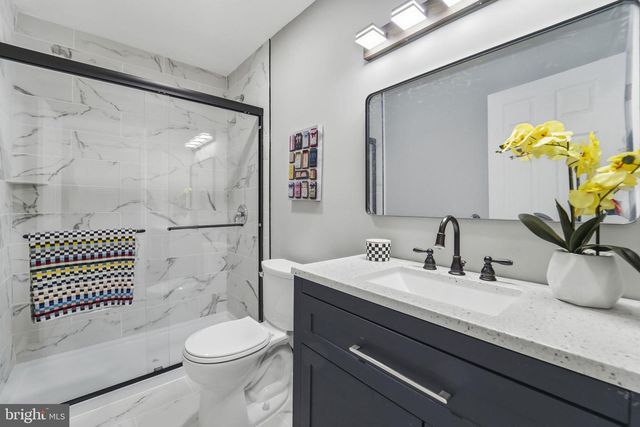 20 STOCKTON RD, Kendall Park, NJ 08824