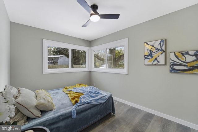 20 STOCKTON RD, Kendall Park, NJ 08824