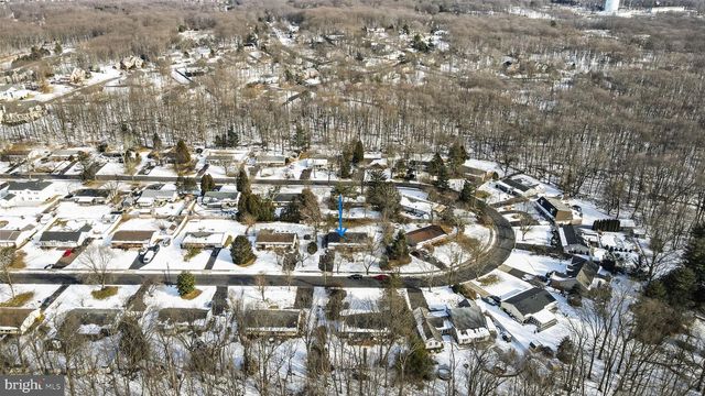 20 STOCKTON RD, Kendall Park, NJ 08824