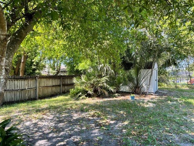512 GALLOWAY AVENUE, Deltona, FL 32725