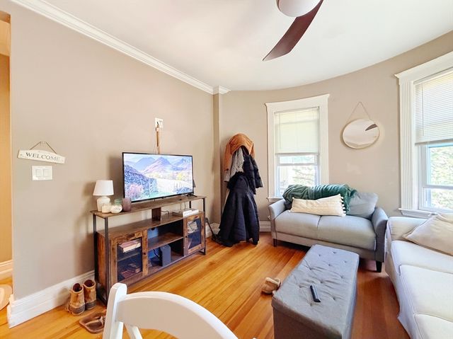 17 Pleasant St 2, Boston, MA 02125
