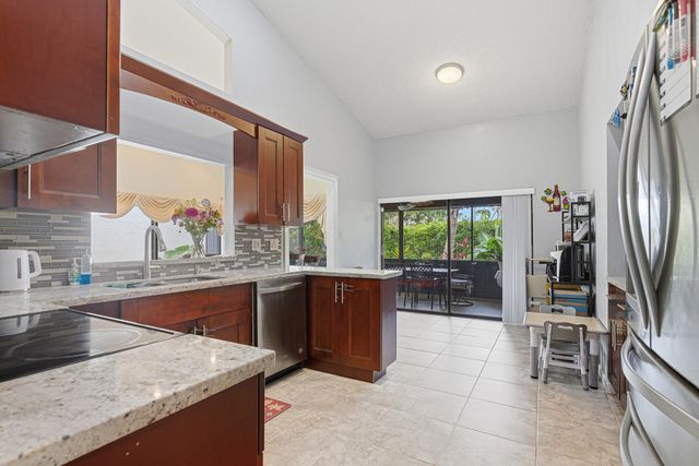 7040 Golf Pointe Circle, Tamarac, FL 33321
