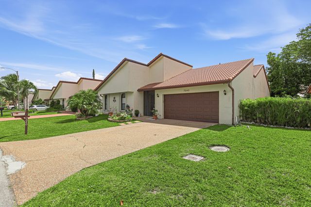 7040 Golf Pointe Circle, Tamarac, FL 33321