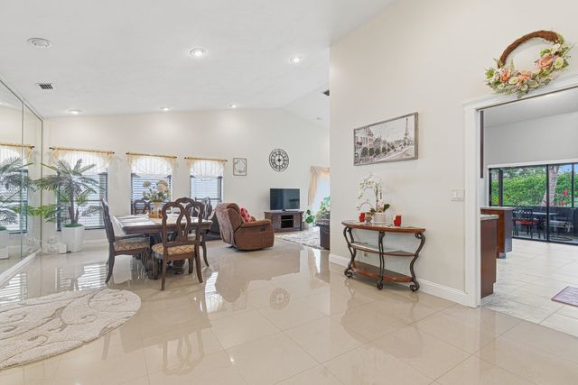 7040 Golf Pointe Circle, Tamarac, FL 33321