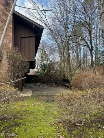 1939 Pine Drive, Kent, OH 44240