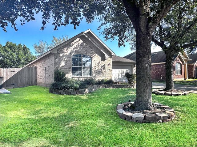 3307 Raintree Village Drive, Katy, TX 77449