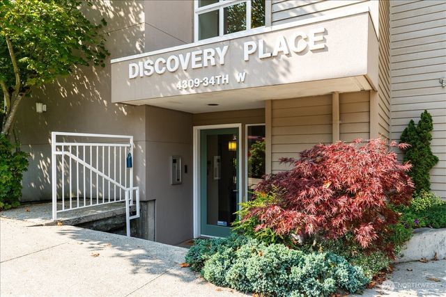 4309 34th Avenue W #102, Seattle, WA 98199