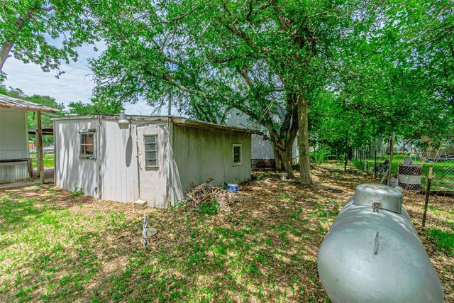 3007 Tanglewood Drive, Granbury, TX 76048