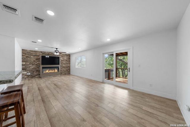 784 Hill Top Drive, Canyon Lake, TX 78133