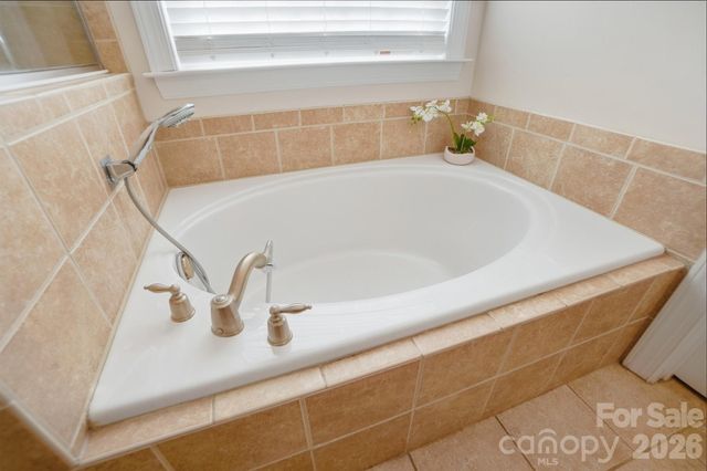 8452 Whitehawk Hill Road, Waxhaw, NC 28173