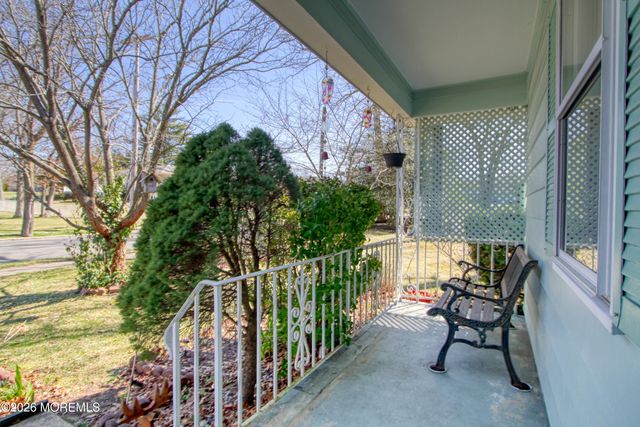 29 Green Drive, Toms River, NJ 08755