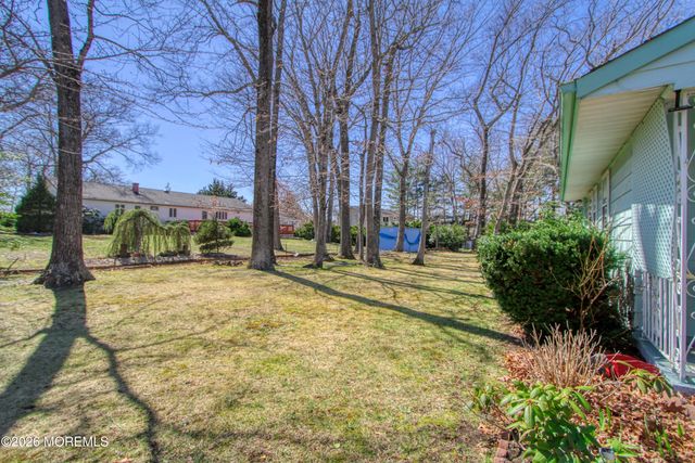 29 Green Drive, Toms River, NJ 08755