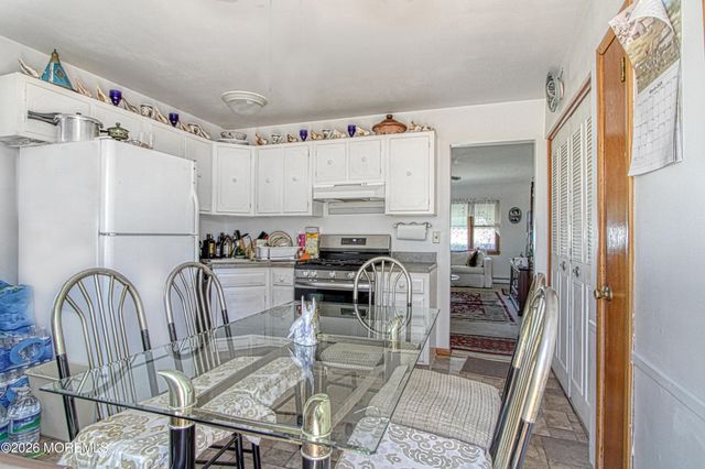 29 Green Drive, Toms River, NJ 08755