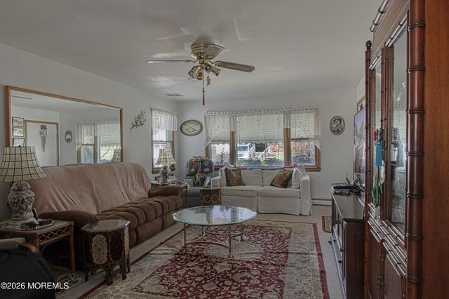 29 Green Drive, Toms River, NJ 08755