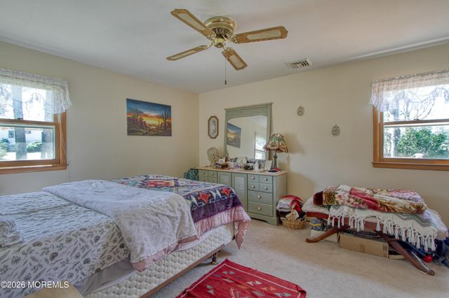 29 Green Drive, Toms River, NJ 08755