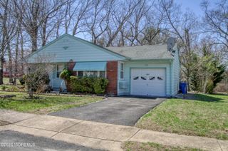 29 Green Drive, Toms River, NJ 08755