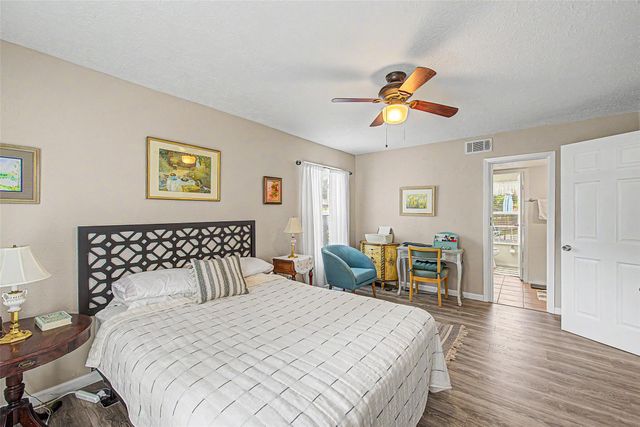 402 Redway Lane, Webster, TX 77598