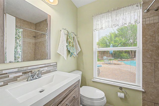 402 Redway Lane, Webster, TX 77598