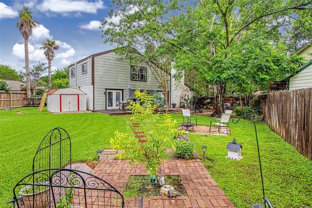 402 Redway Lane, Webster, TX 77598