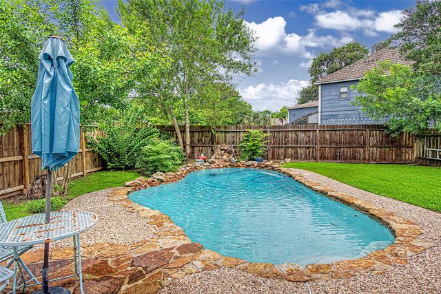 402 Redway Lane, Webster, TX 77598
