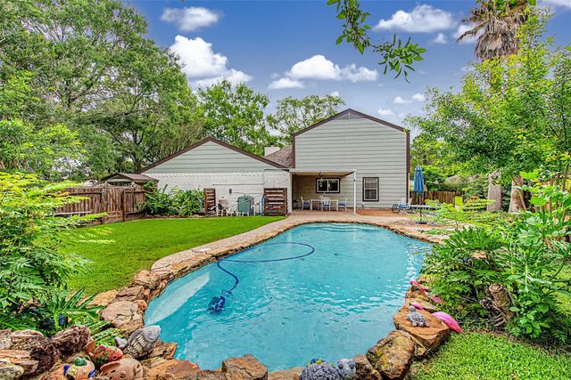 402 Redway Lane, Webster, TX 77598