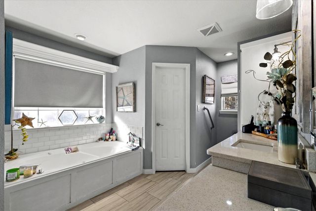 2590 W Blackjack Road, Aubrey, TX 76227