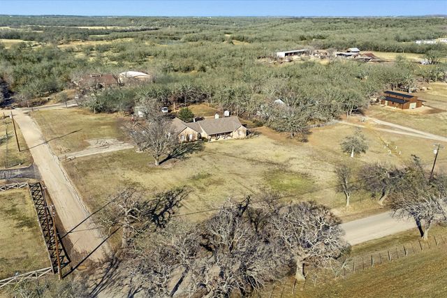 2590 W Blackjack Road, Aubrey, TX 76227