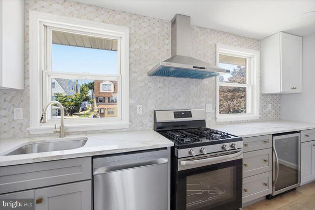 9955 BRIDLE RD, Philadelphia, PA 19115
