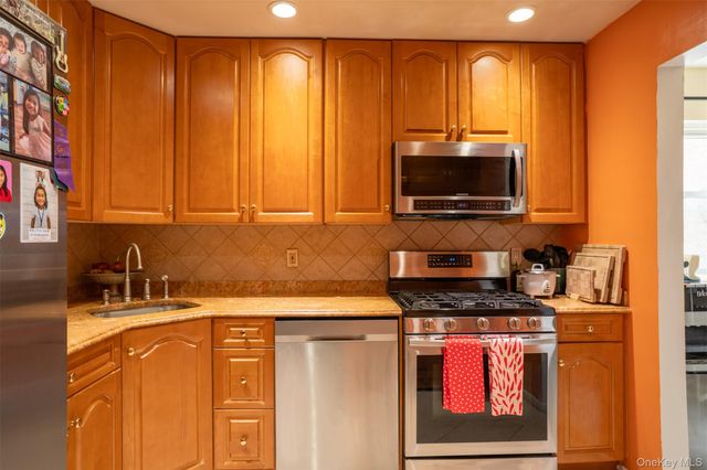 68 Parkside Drive 68, Suffern, NY 10901