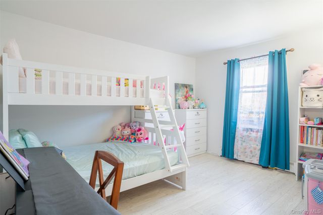 68 Parkside Drive 68, Suffern, NY 10901