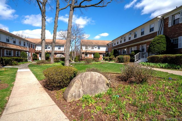 68 Parkside Drive 68, Suffern, NY 10901