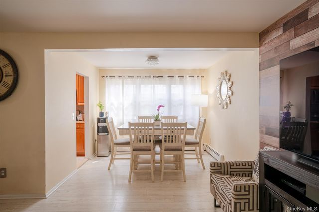 68 Parkside Drive 68, Suffern, NY 10901