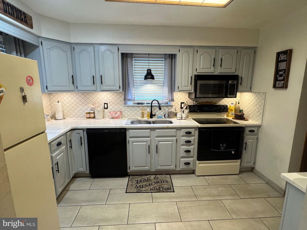 100 SILVIEW AVE, WILMINGTON, DE 19804 — photo 4