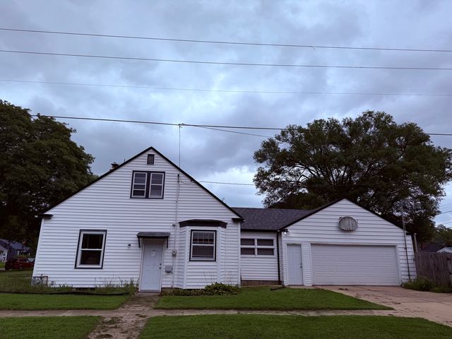 2224 Lawndale Avenue, Rockford, IL 61103