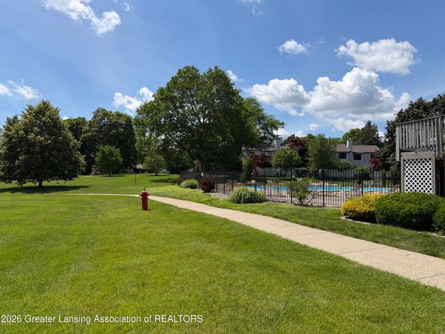 523 Bainbridge Drive 45, East Lansing, MI 48823