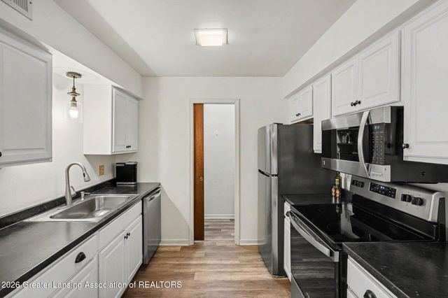 523 Bainbridge Drive 45, East Lansing, MI 48823