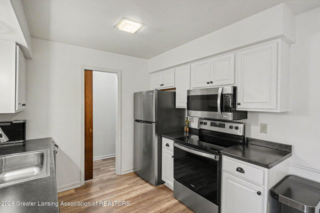 523 Bainbridge Drive 45, East Lansing, MI 48823
