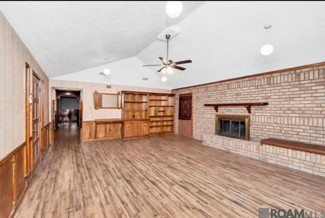 2027 S Edwards, Gonzales, LA 70727