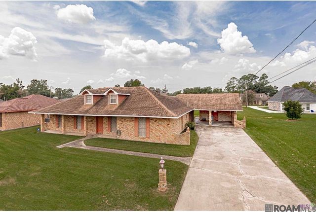 2027 S Edwards, Gonzales, LA 70727