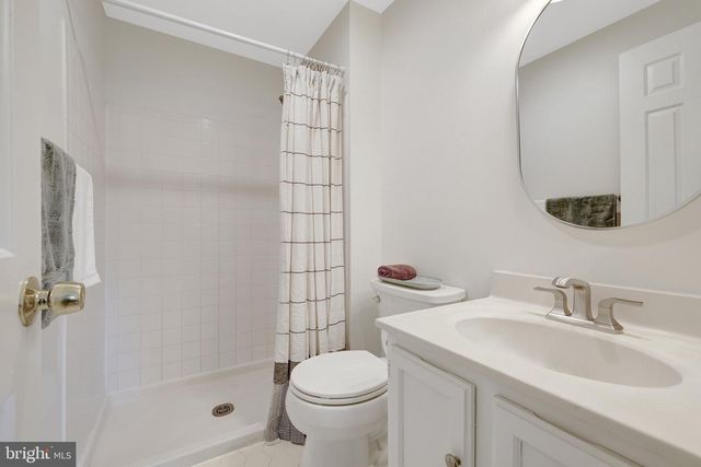 2960 OAKLEIGH LN, Oakton, VA 22124