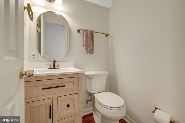 2960 OAKLEIGH LN, Oakton, VA 22124