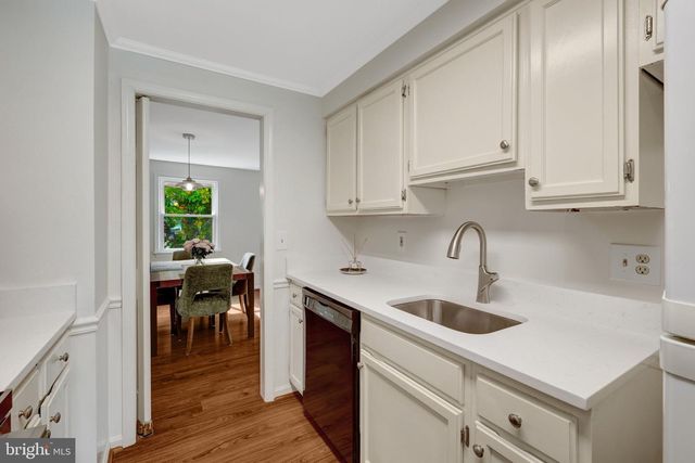 2960 OAKLEIGH LN, Oakton, VA 22124