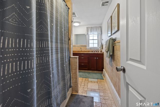 106 Far Horizon Drive, Cheshire, CT 06410