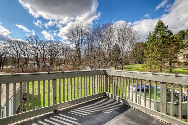 S28W30310 West End LANE, Waukesha, WI 53188