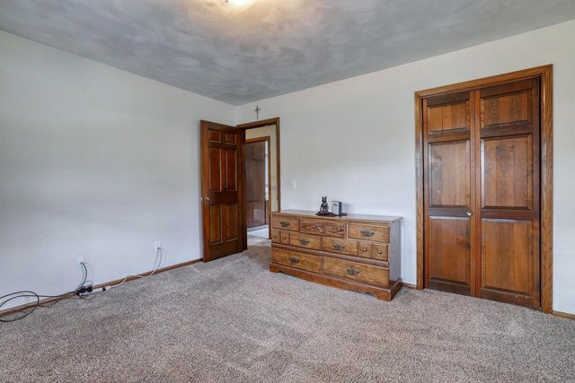 S28W30310 West End LANE, Waukesha, WI 53188
