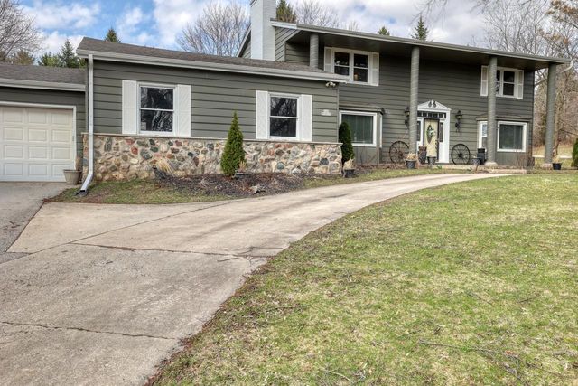 S28W30310 West End LANE, Waukesha, WI 53188