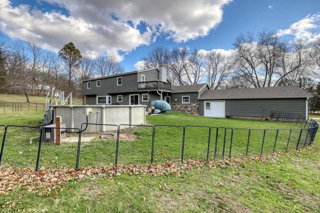 S28W30310 West End LANE, Waukesha, WI 53188