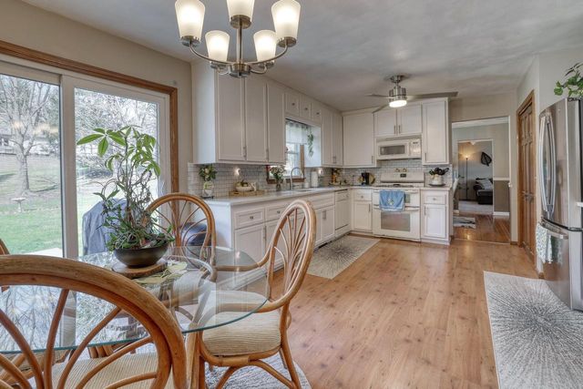 S28W30310 West End LANE, Waukesha, WI 53188