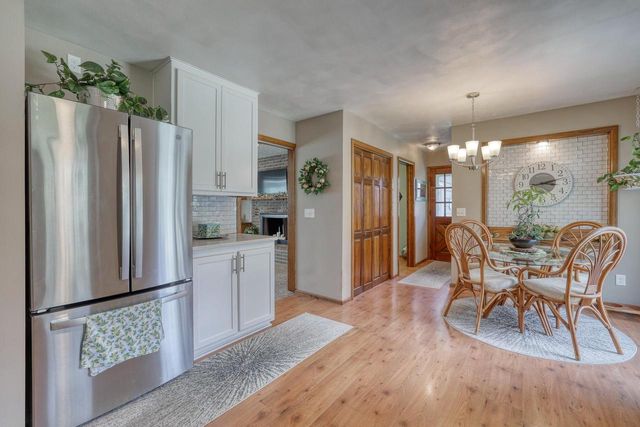 S28W30310 West End LANE, Waukesha, WI 53188