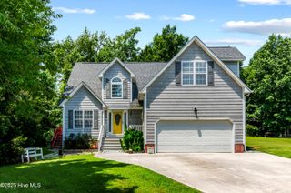 902 Charleston Place, Sneads Ferry, NC 28460